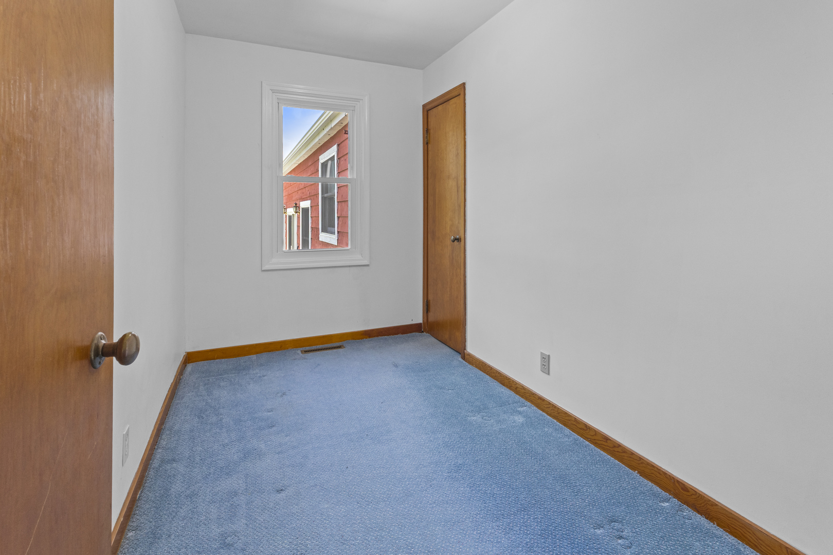 9619 E 11000 Road, Grant Park, IL 60940