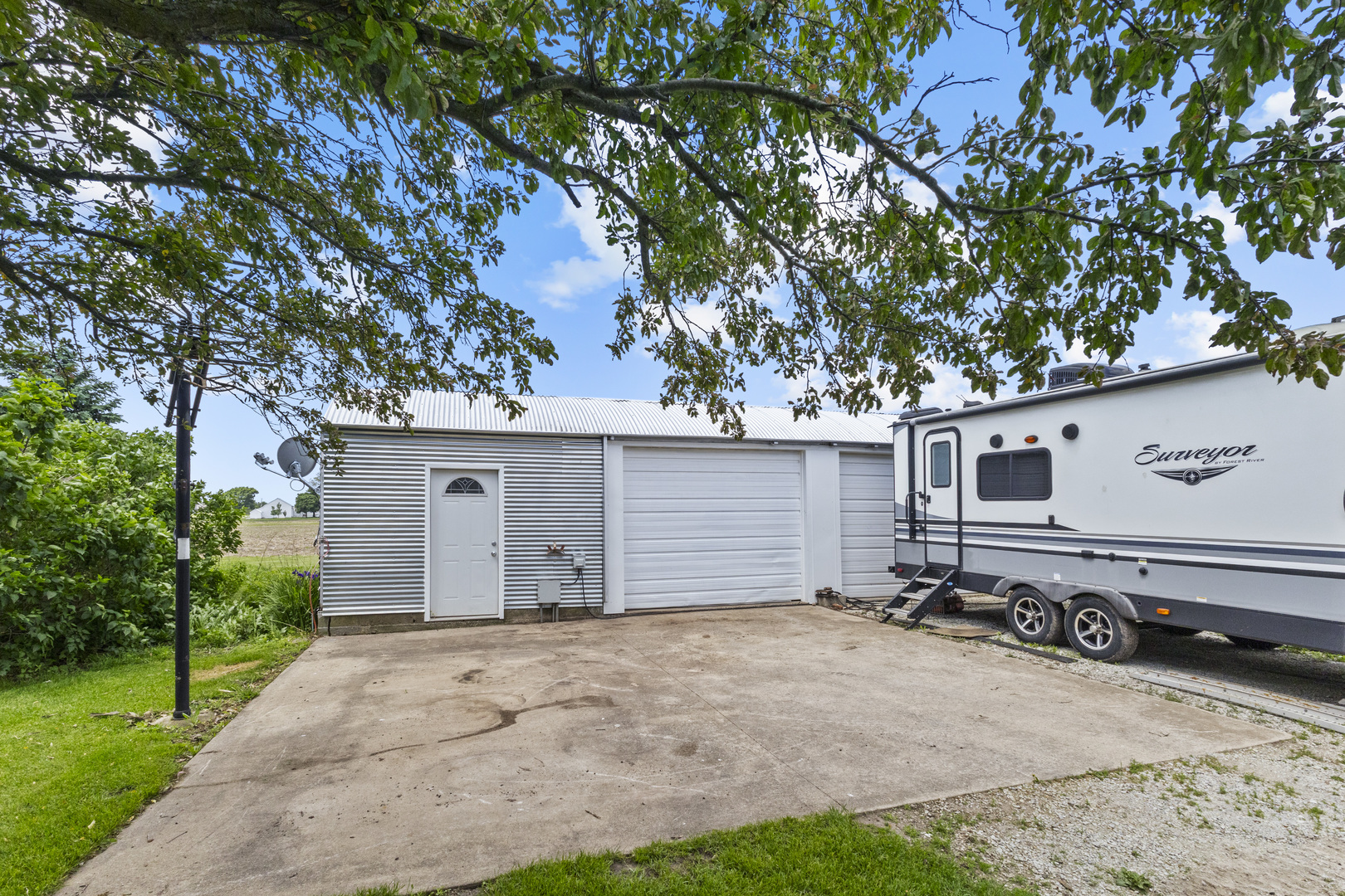 9619 E 11000 Road, Grant Park, IL 60940