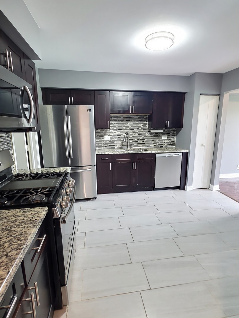 191 Lawn Court, Buffalo Grove, IL 60089