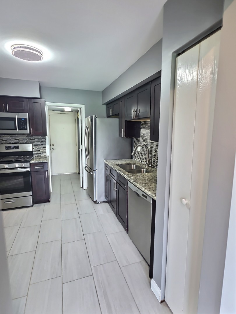 191 Lawn Court, Buffalo Grove, IL 60089