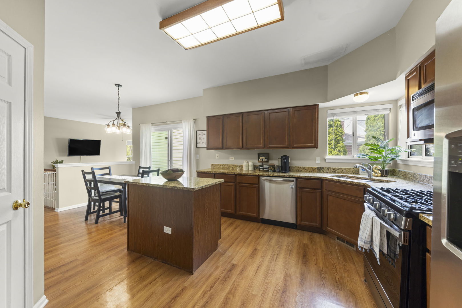 1240 Sandpiper Court, Grayslake, IL 60030