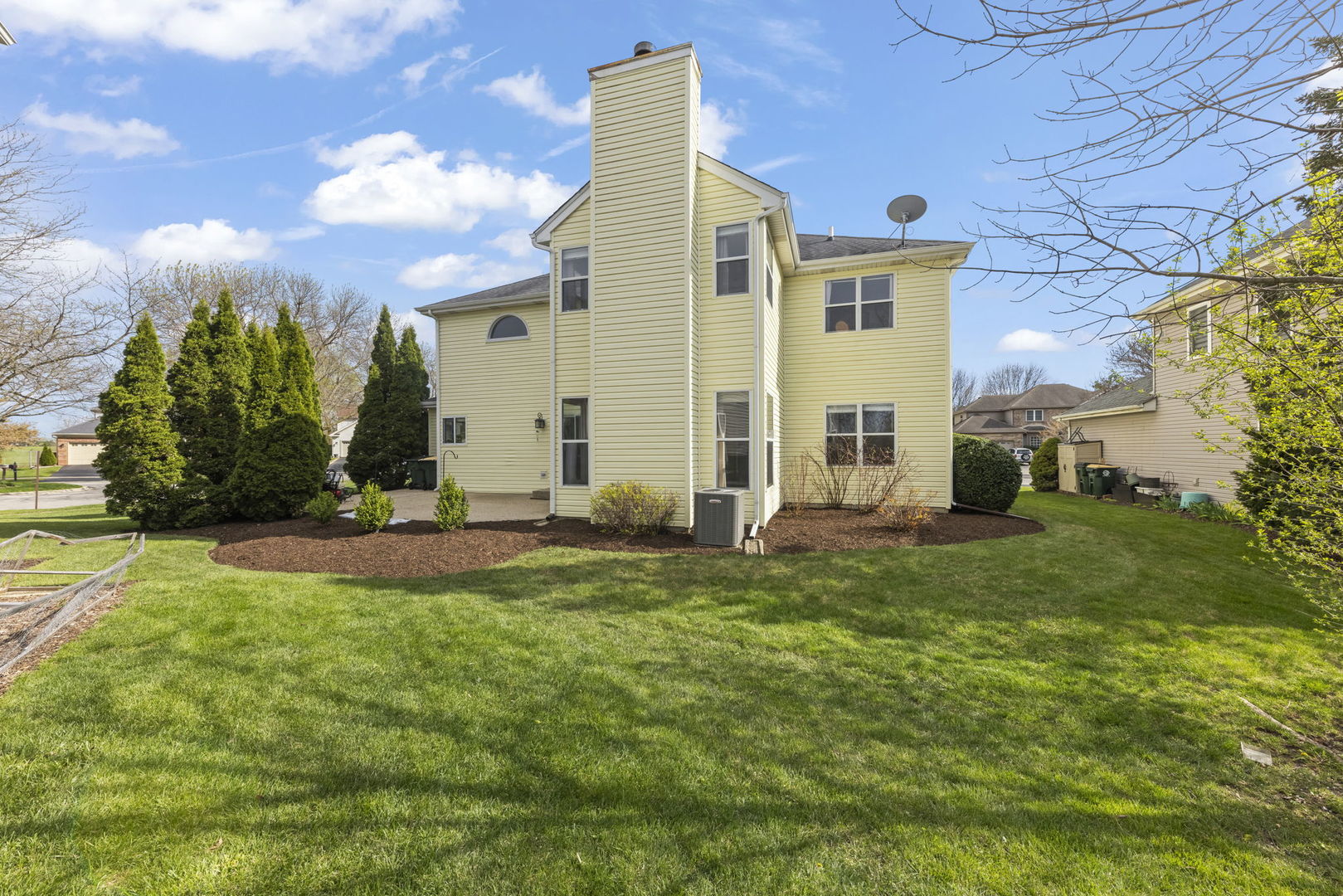 1240 Sandpiper Court, Grayslake, IL 60030