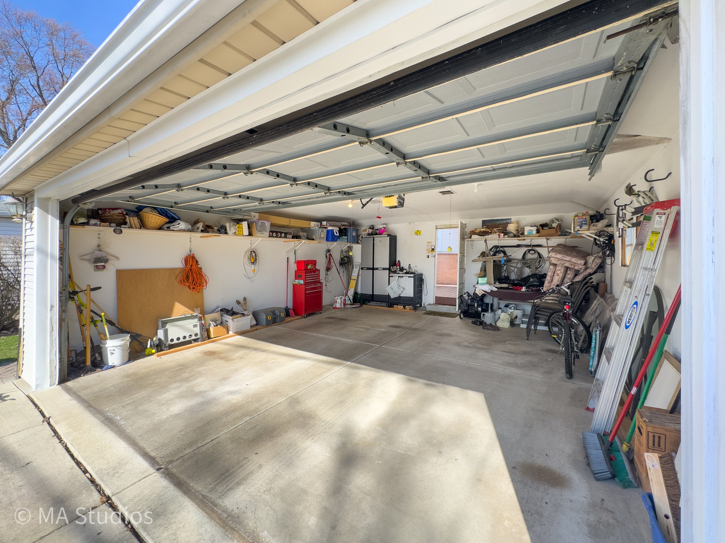 8912 Harms Road, Morton Grove, IL 60053