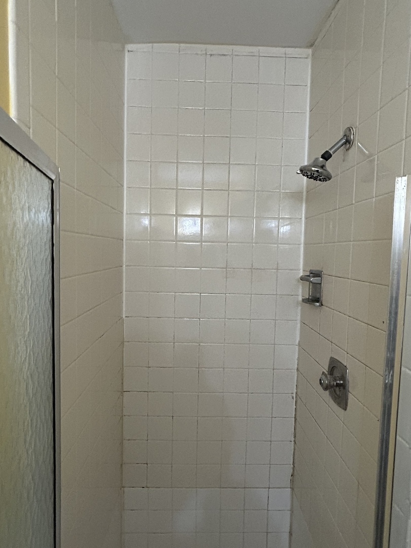 162 S Waters Edge Drive #301, Glendale Heights, IL 60139