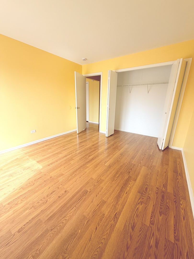 162 S Waters Edge Drive #301, Glendale Heights, IL 60139