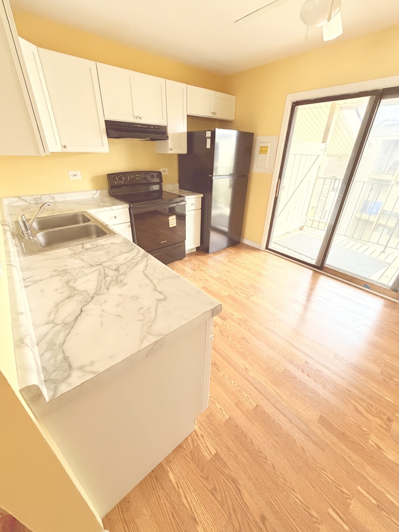 162 S Waters Edge Drive #301, Glendale Heights, IL 60139