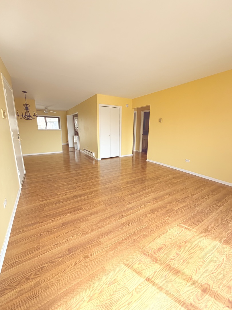 162 S Waters Edge Drive #301, Glendale Heights, IL 60139