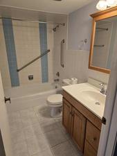 10800 Kilpatrick Avenue #2NE, Oak Lawn, IL 60453