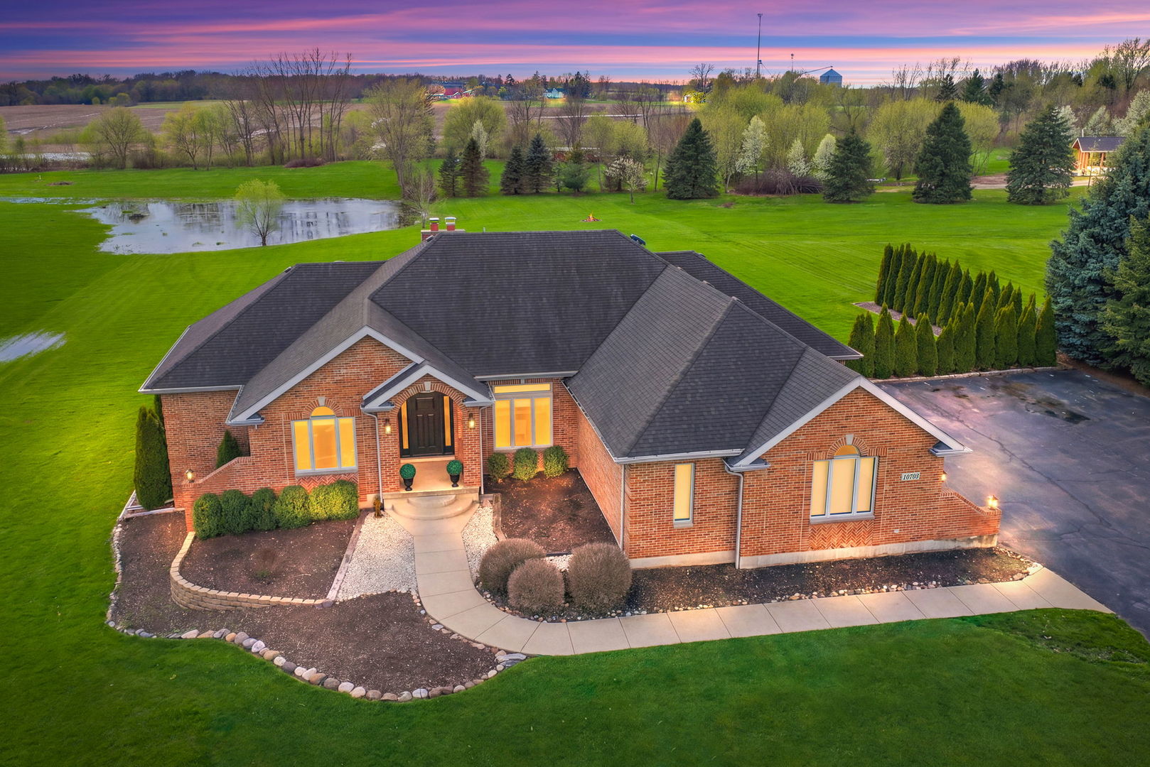 10703 Pebble Drive, Huntley, IL 60142