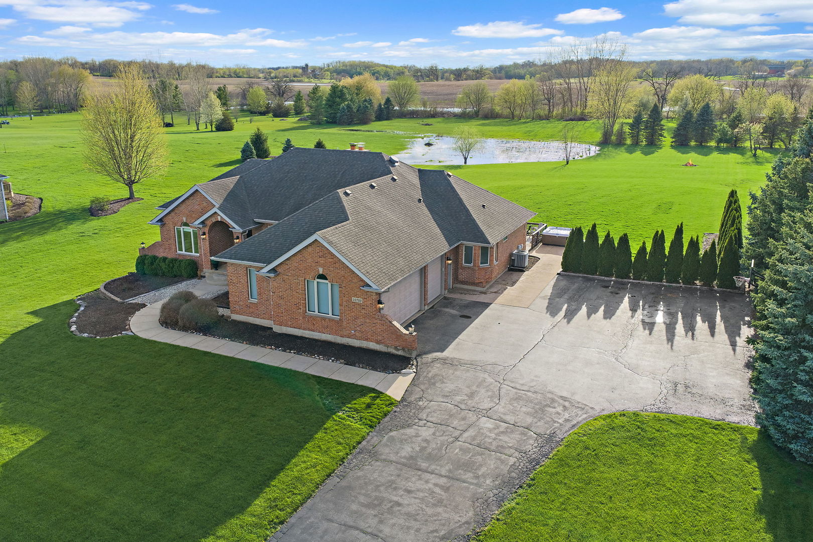 10703 Pebble Drive, Huntley, IL 60142