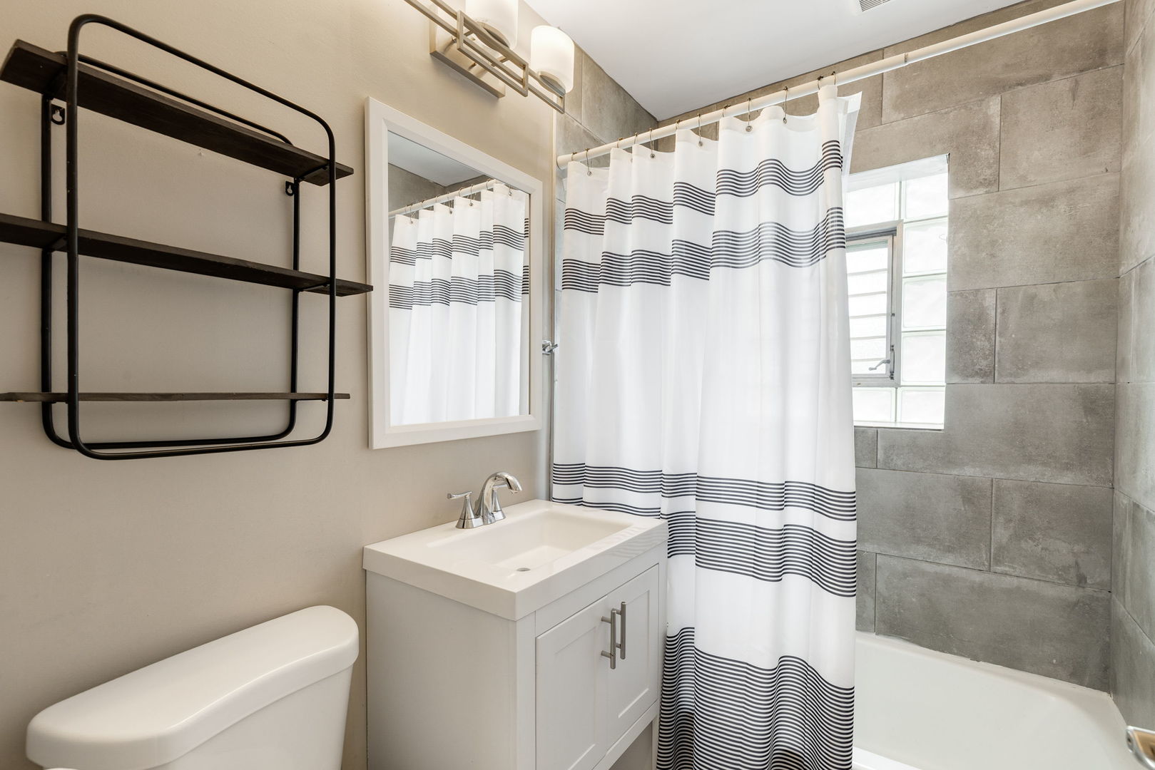 1637 Heidorn Avenue, Westchester, IL 60154