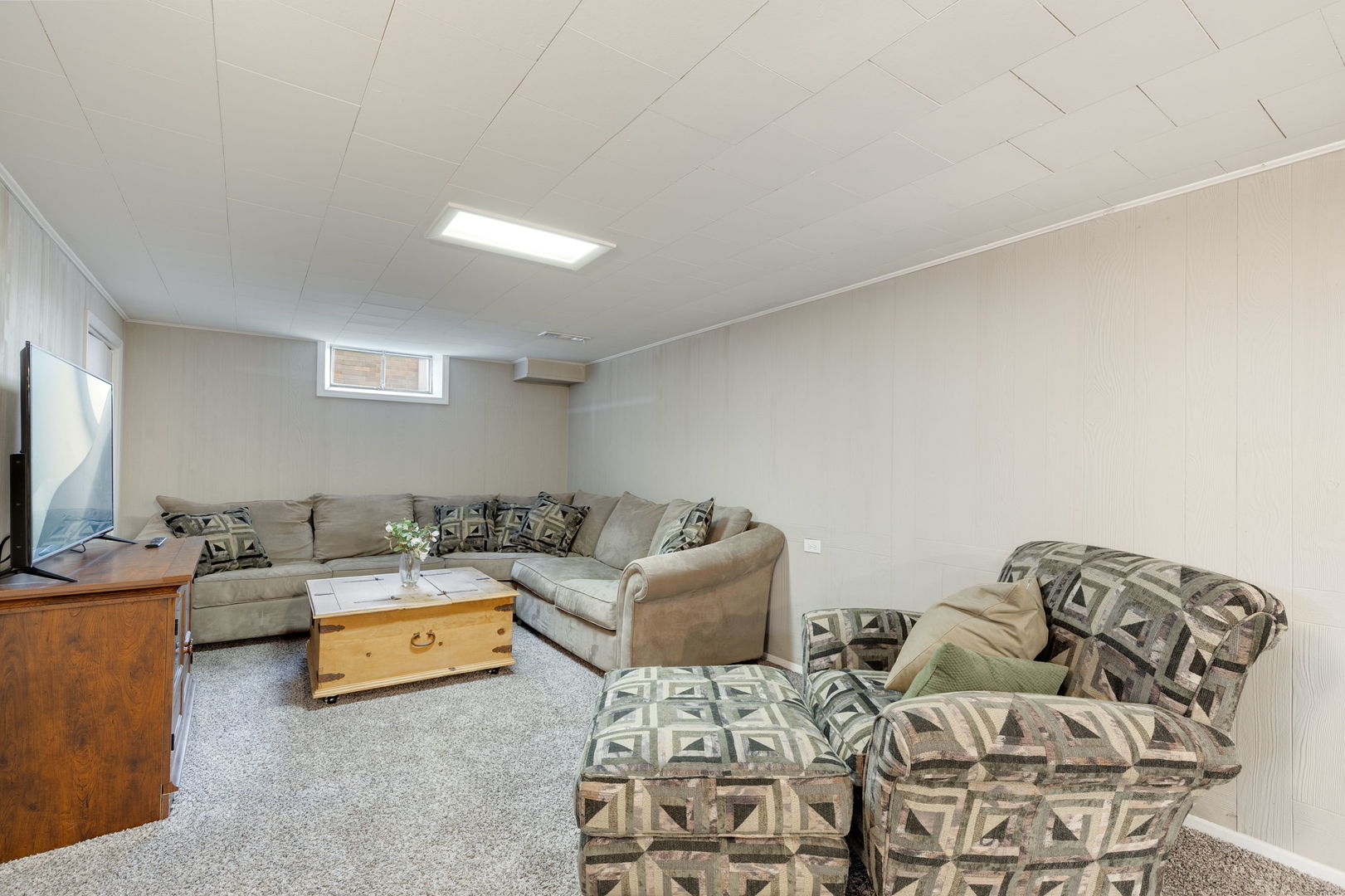 1637 Heidorn Avenue, Westchester, IL 60154