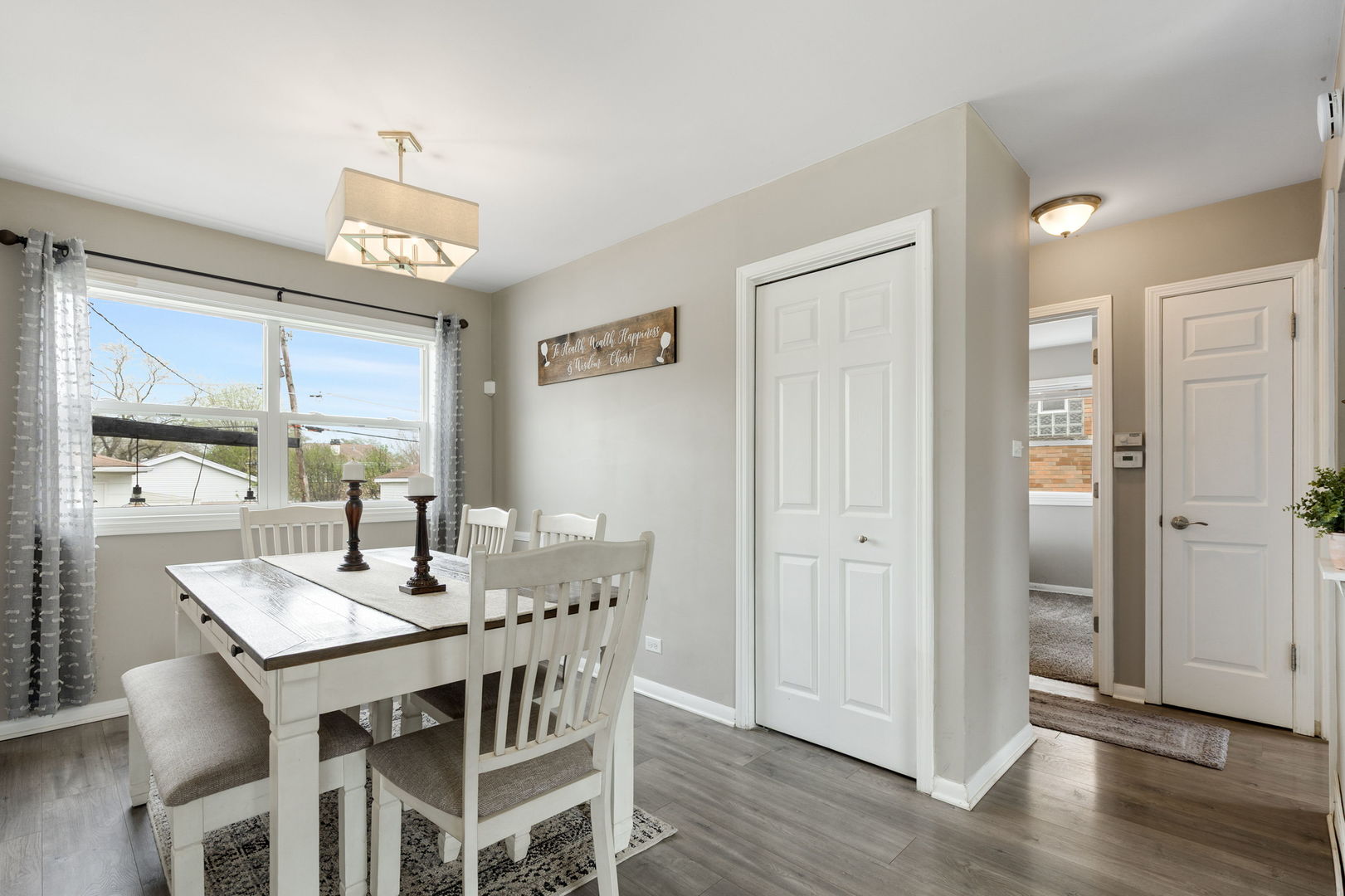 1637 Heidorn Avenue, Westchester, IL 60154