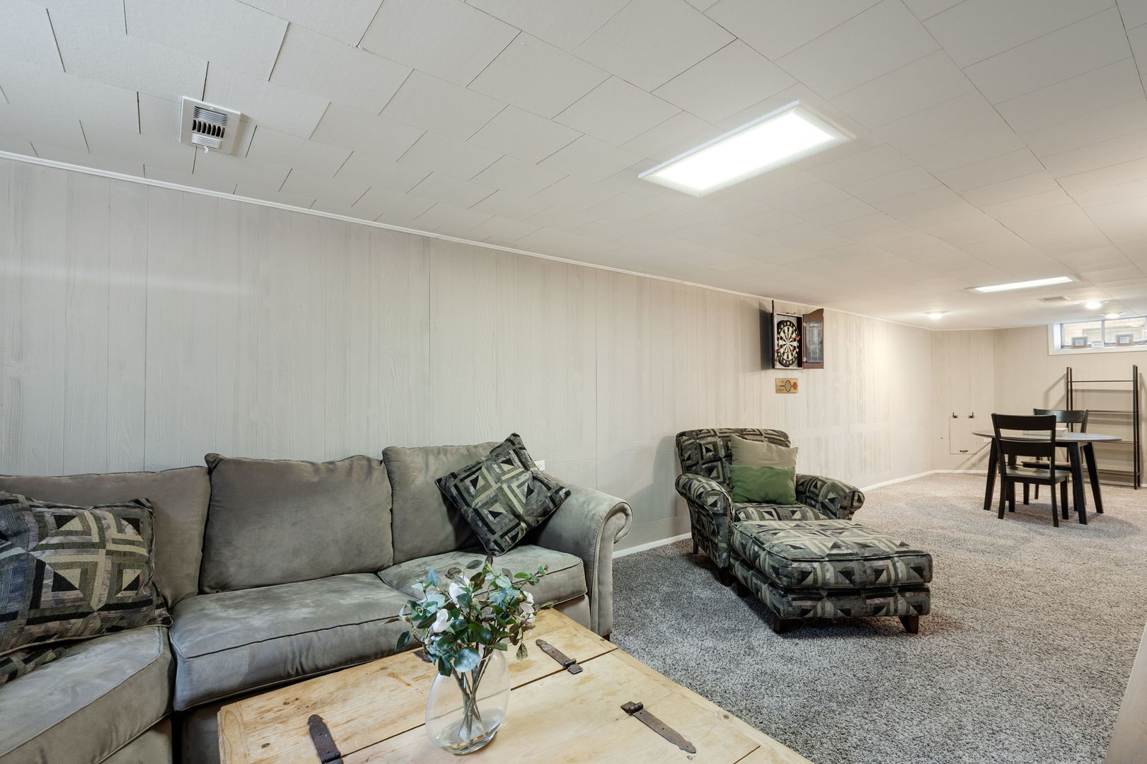 1637 Heidorn Avenue, Westchester, IL 60154