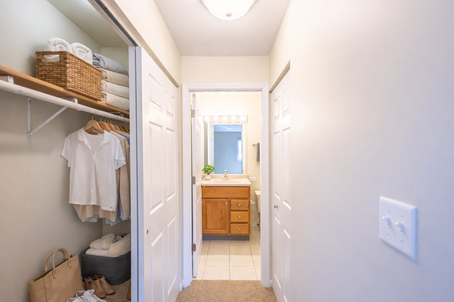 1420 STONEBRIDGE Circle #5N, Wheaton, IL 60189