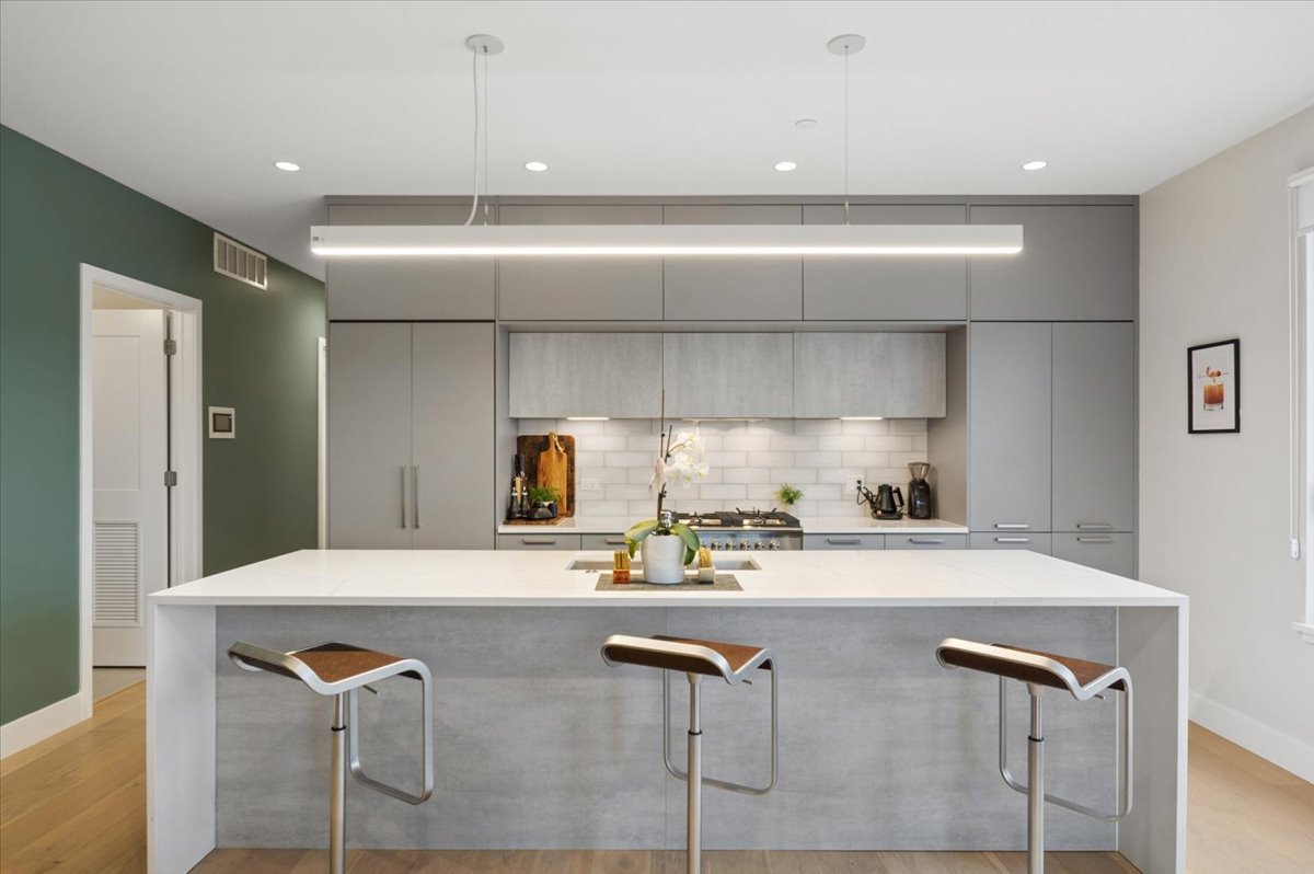 550 N Ogden Avenue #4N, Chicago, IL 60642