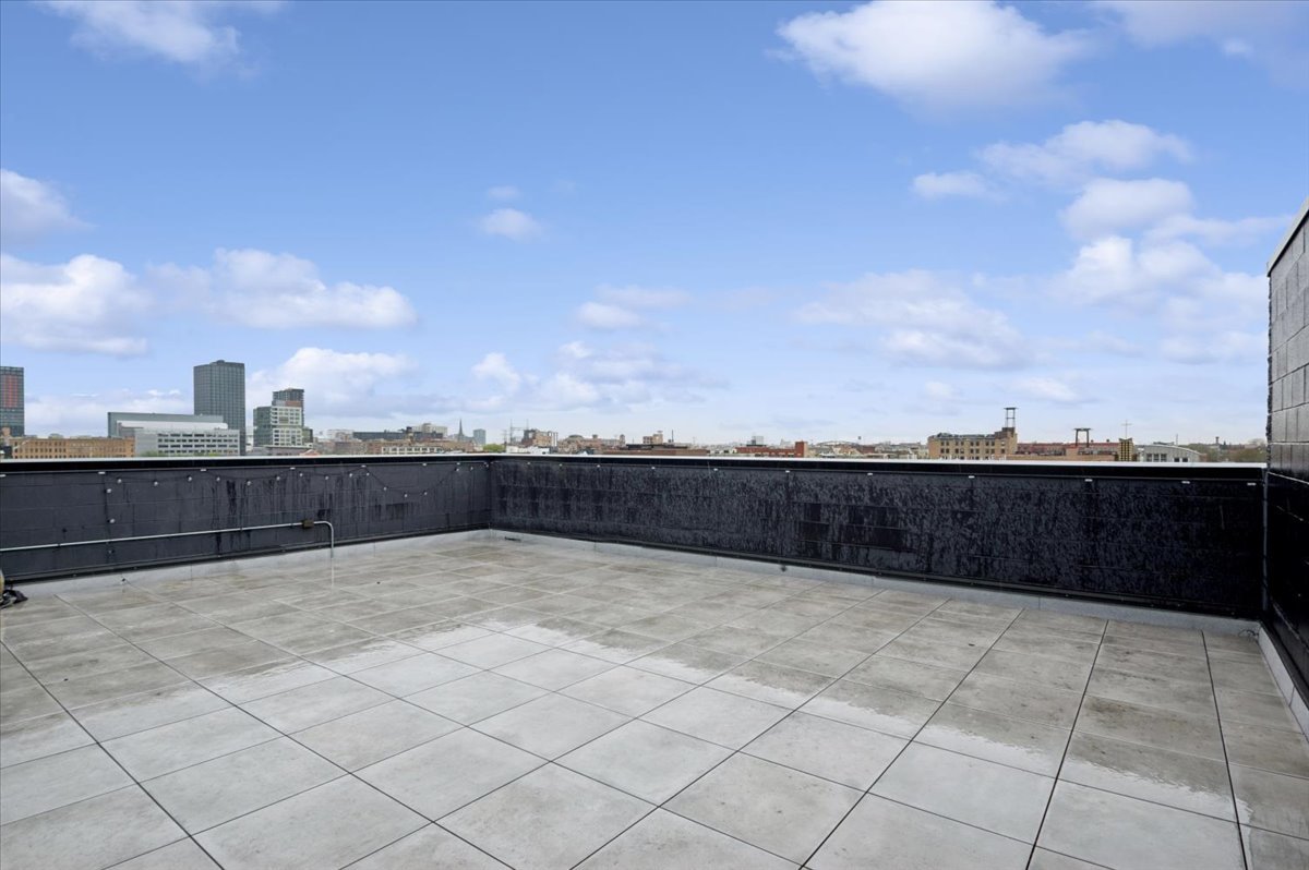 550 N Ogden Avenue #4N, Chicago, IL 60642