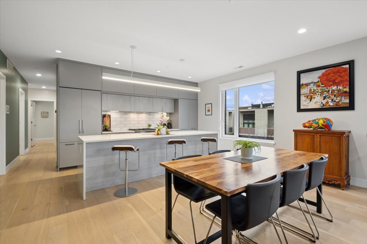 550 N Ogden Avenue #4N, Chicago, IL 60642