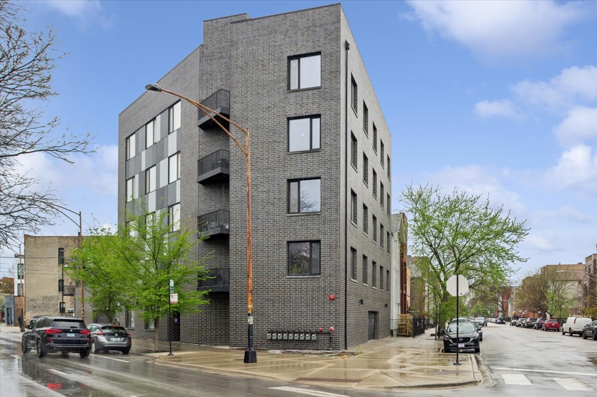 550 N Ogden Avenue #4N, Chicago, IL 60642