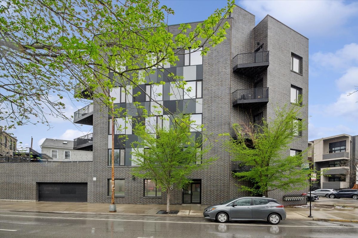 550 N Ogden Avenue #4N, Chicago, IL 60642
