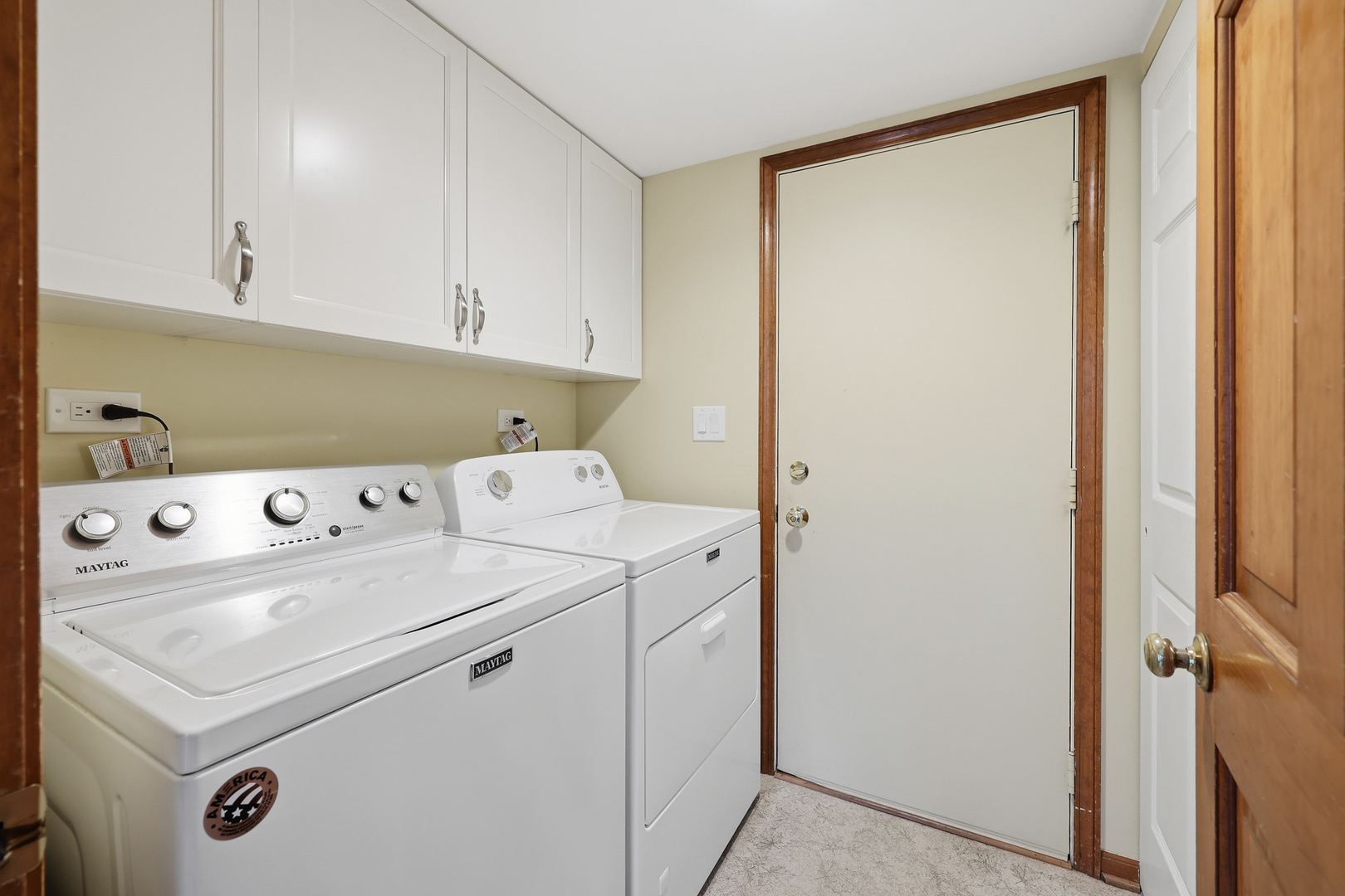 1846 Baltimore Drive, Elk Grove Village, IL 60007