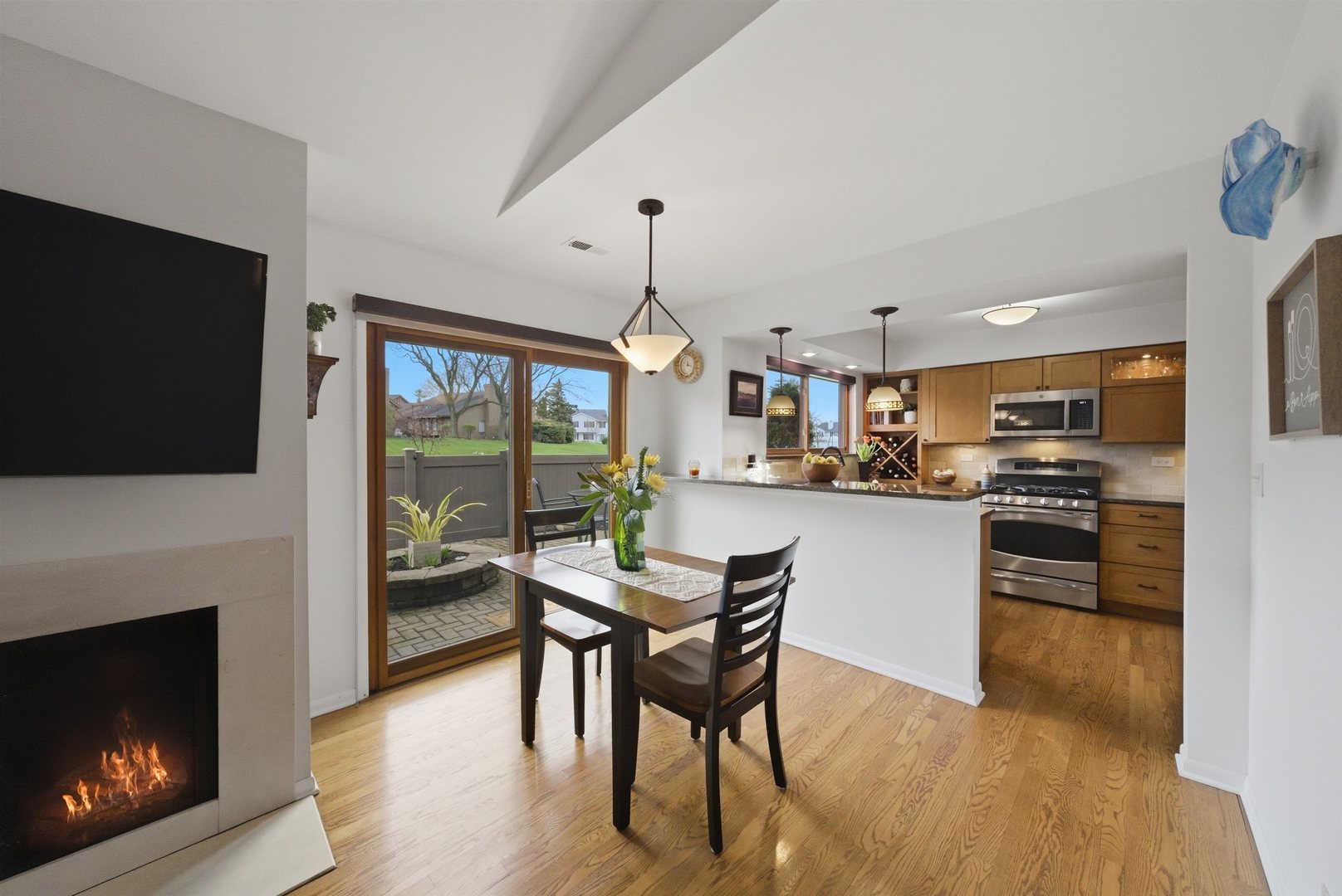 8005 Wildwood Lane, Darien, IL 60561