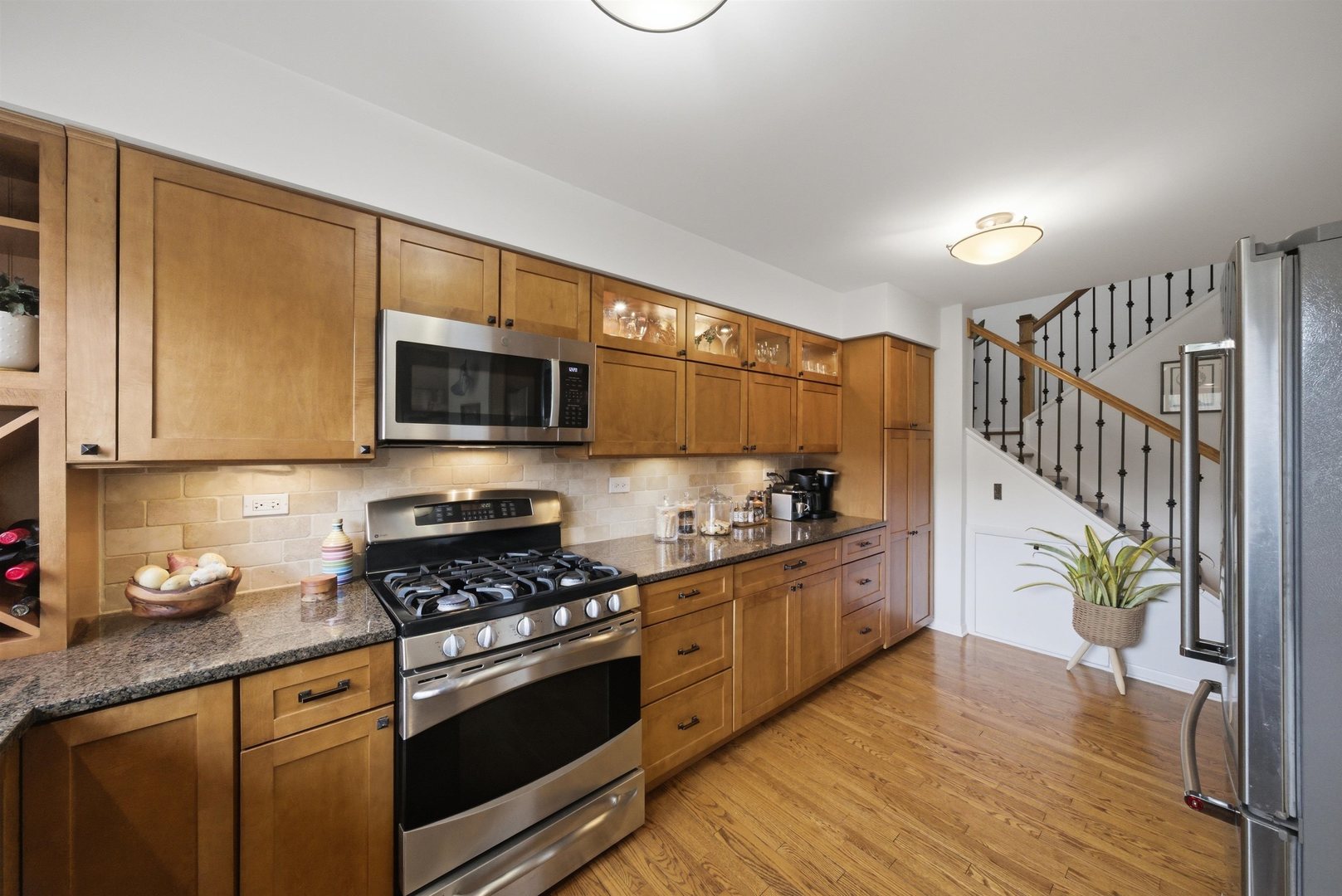 8005 Wildwood Lane, Darien, IL 60561