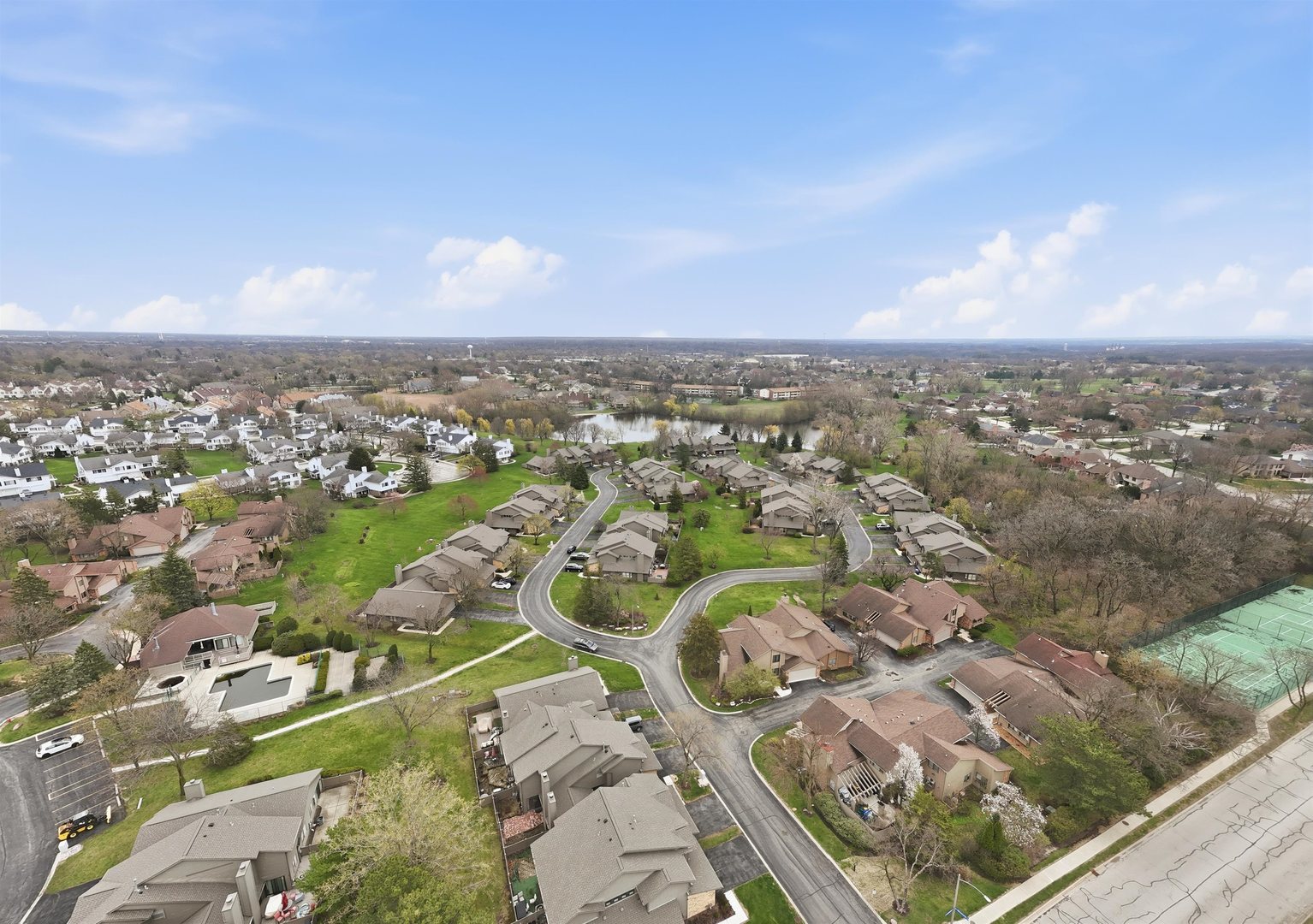 8005 Wildwood Lane, Darien, IL 60561