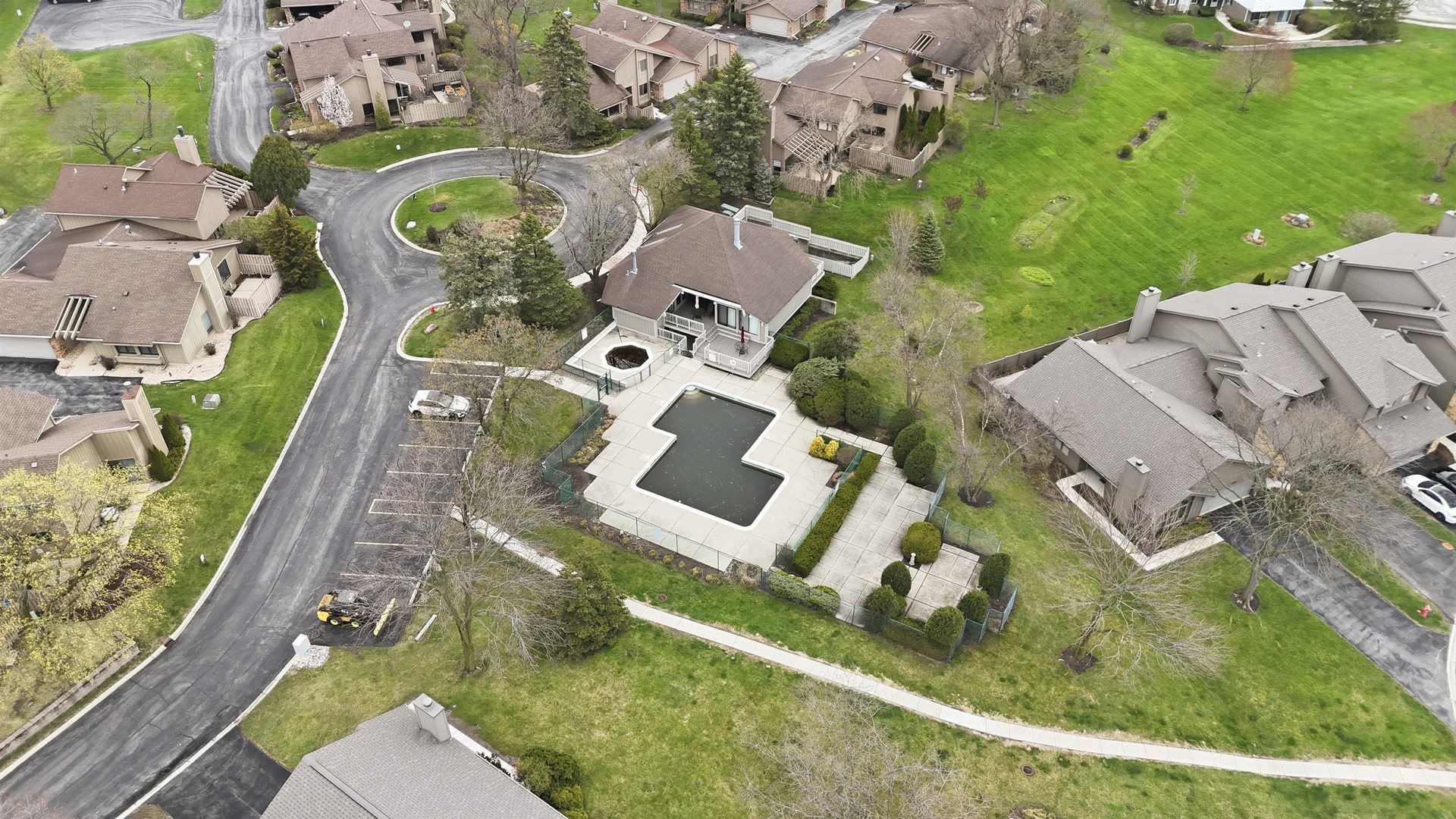 8005 Wildwood Lane, Darien, IL 60561