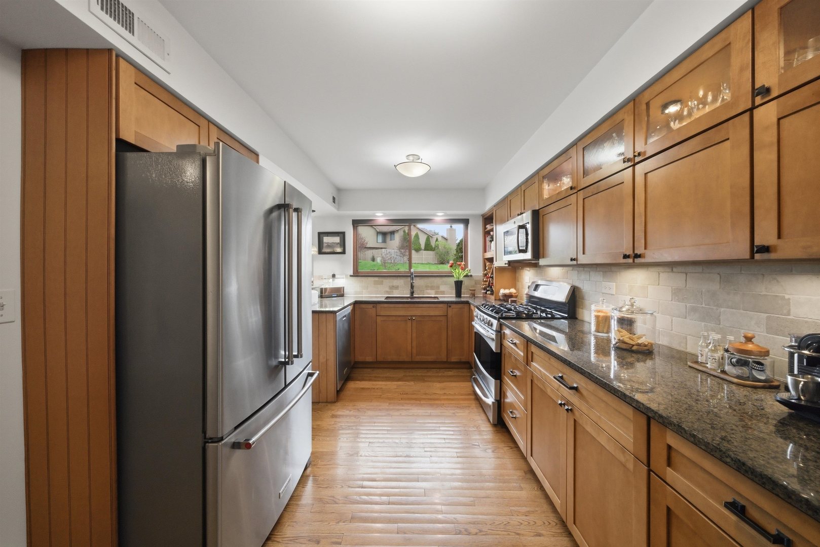 8005 Wildwood Lane, Darien, IL 60561