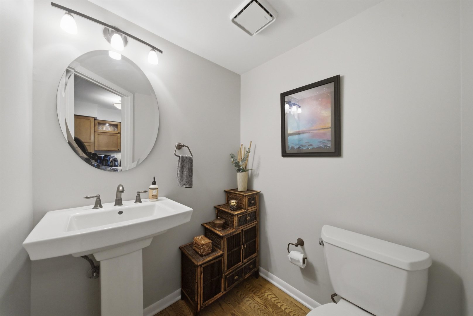 8005 Wildwood Lane, Darien, IL 60561