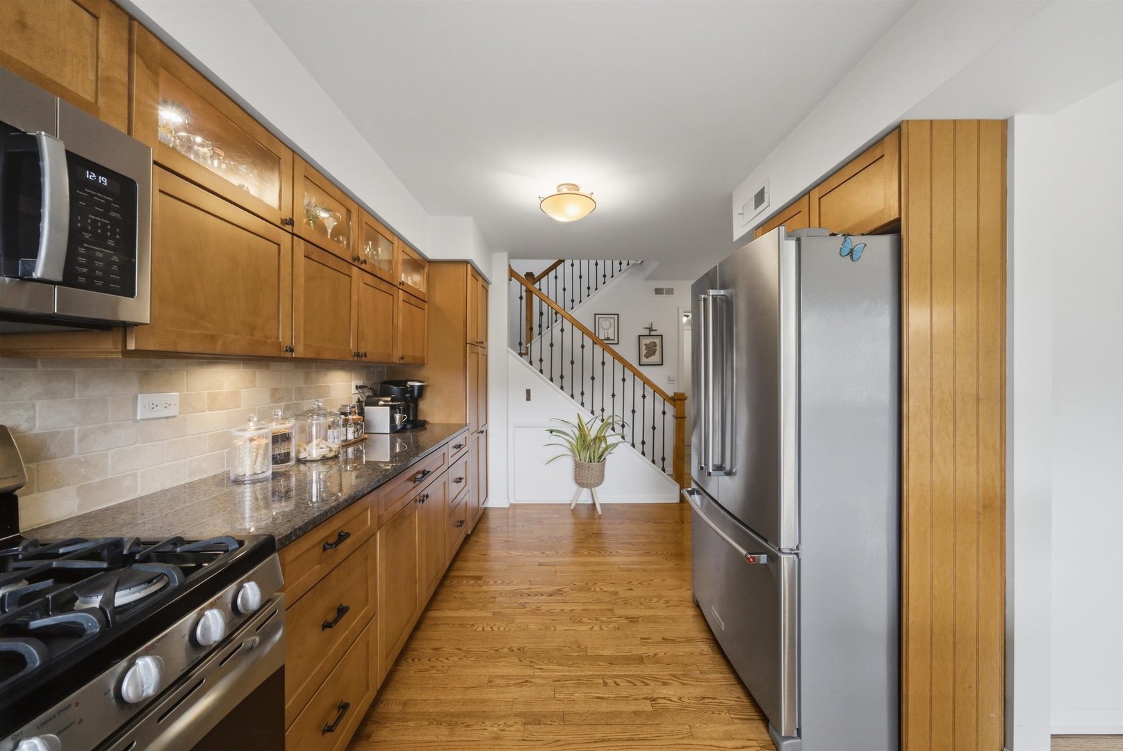 8005 Wildwood Lane, Darien, IL 60561