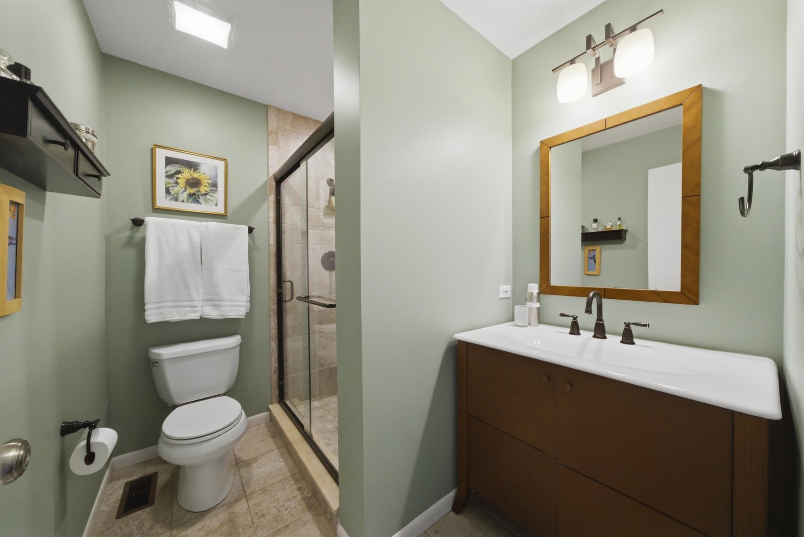 8005 Wildwood Lane, Darien, IL 60561