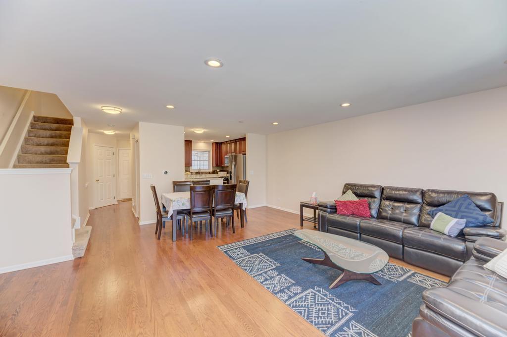 1679 W Ethans Glen Drive, Palatine, IL 60067