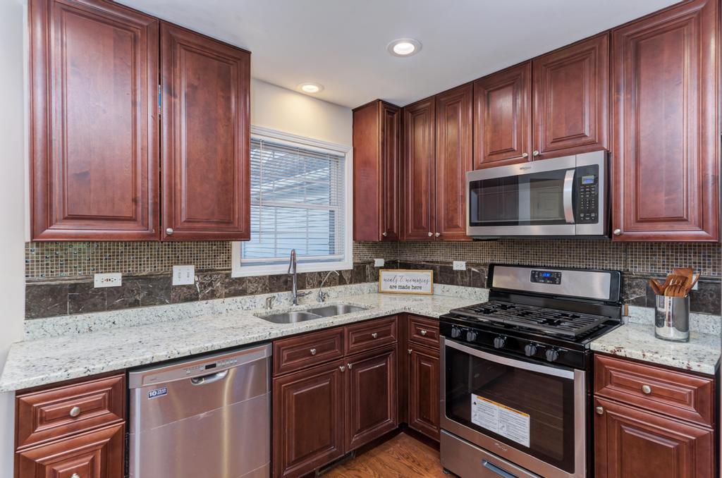 1679 W Ethans Glen Drive, Palatine, IL 60067