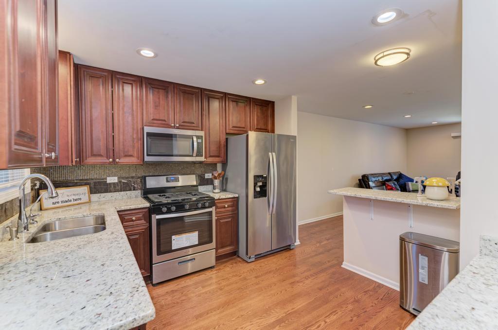 1679 W Ethans Glen Drive, Palatine, IL 60067