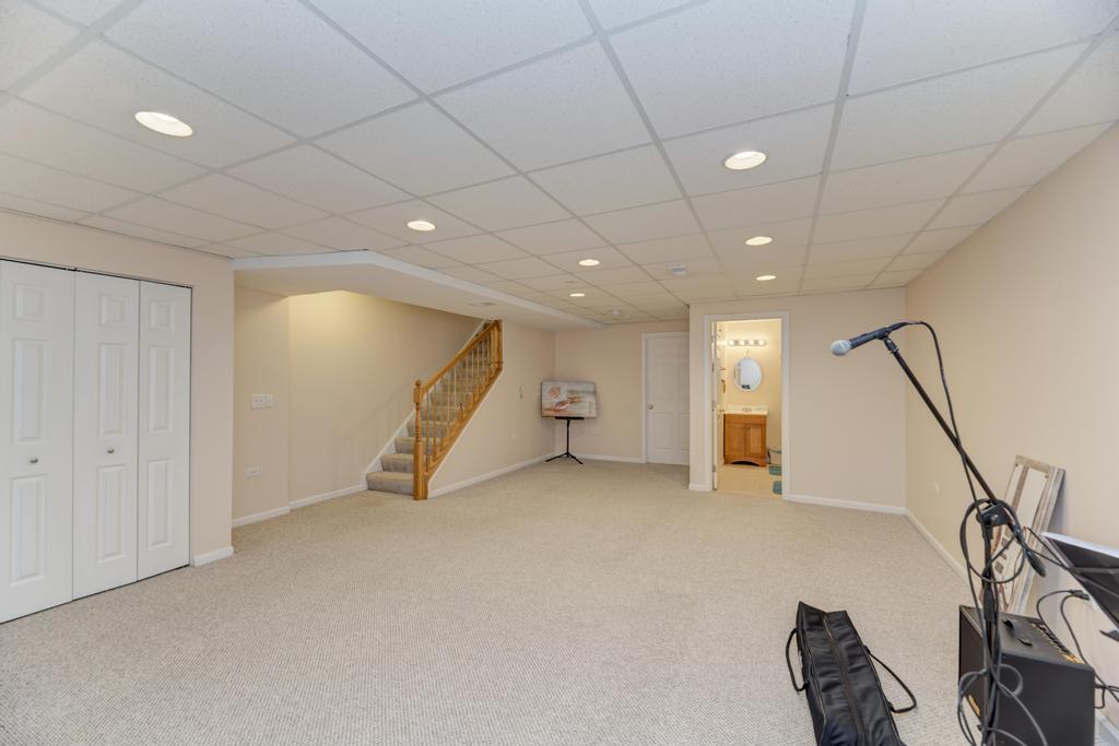 1679 W Ethans Glen Drive, Palatine, IL 60067