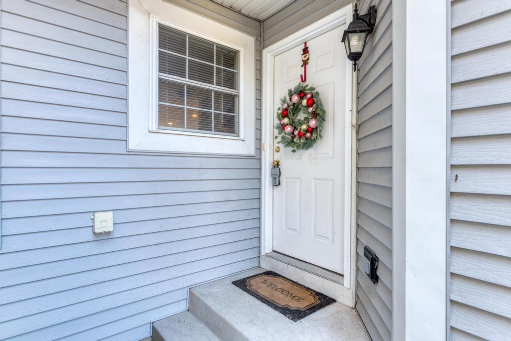 1679 W Ethans Glen Drive, Palatine, IL 60067