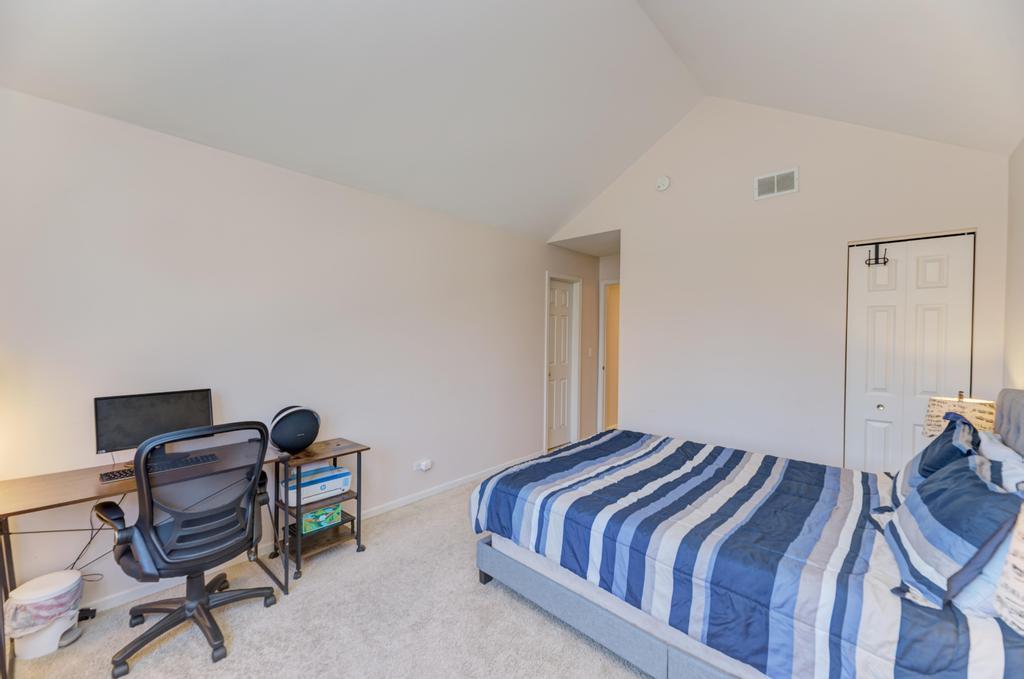 1679 W Ethans Glen Drive, Palatine, IL 60067