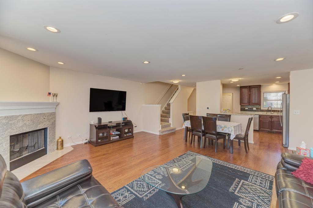 1679 W Ethans Glen Drive, Palatine, IL 60067