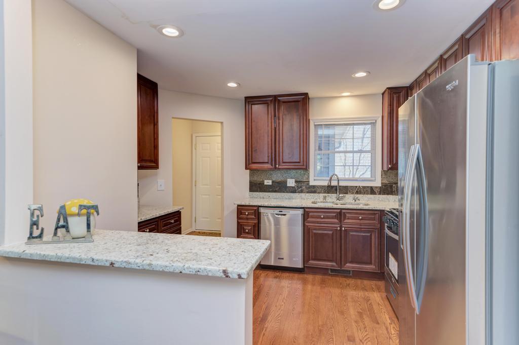 1679 W Ethans Glen Drive, Palatine, IL 60067