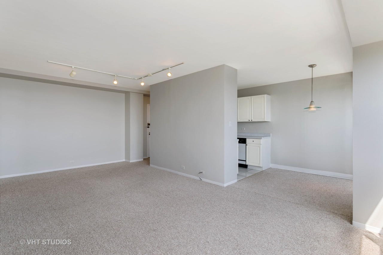3410 N LAKE SHORE Drive #15E, Chicago, IL 60657