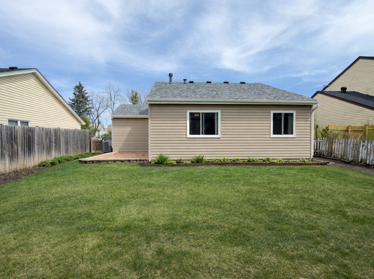 2S460 Cynthia Drive, Warrenville, IL 60555