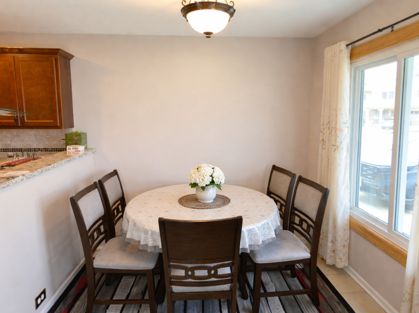 2S460 Cynthia Drive, Warrenville, IL 60555