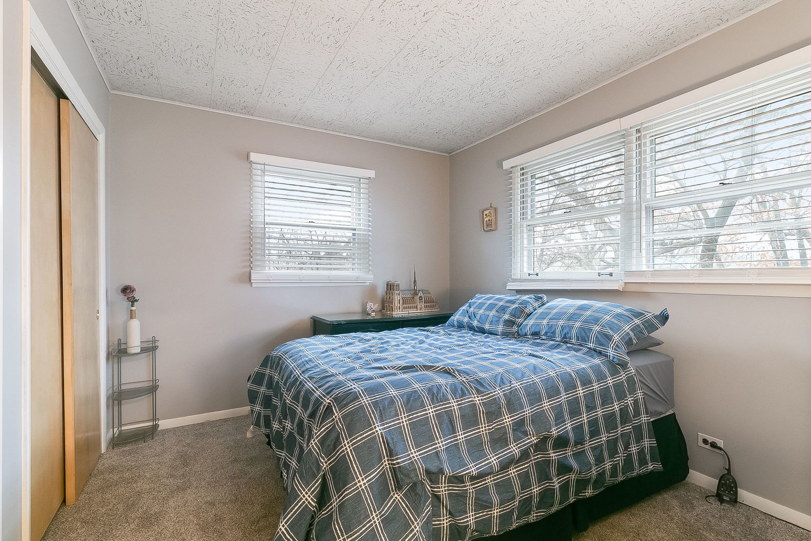 9215 S 83rd Avenue, Hickory Hills, IL 60457