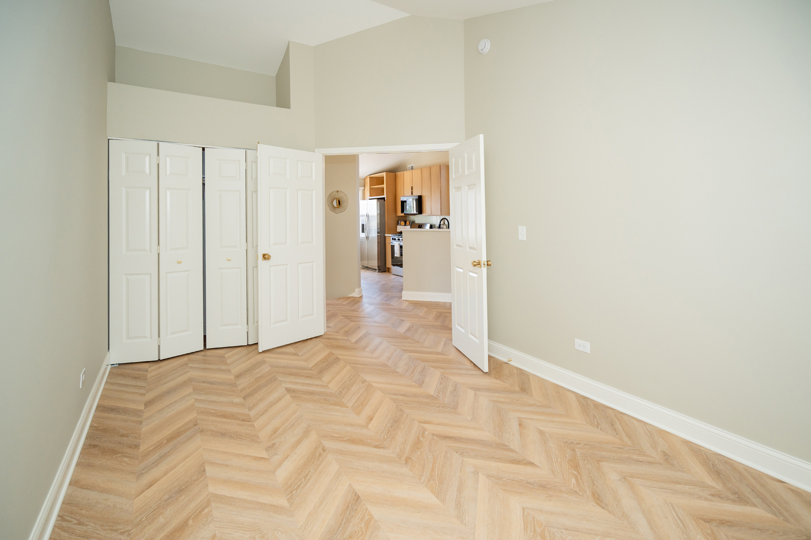 2835 Rutland Circle #202, Naperville, IL 60564