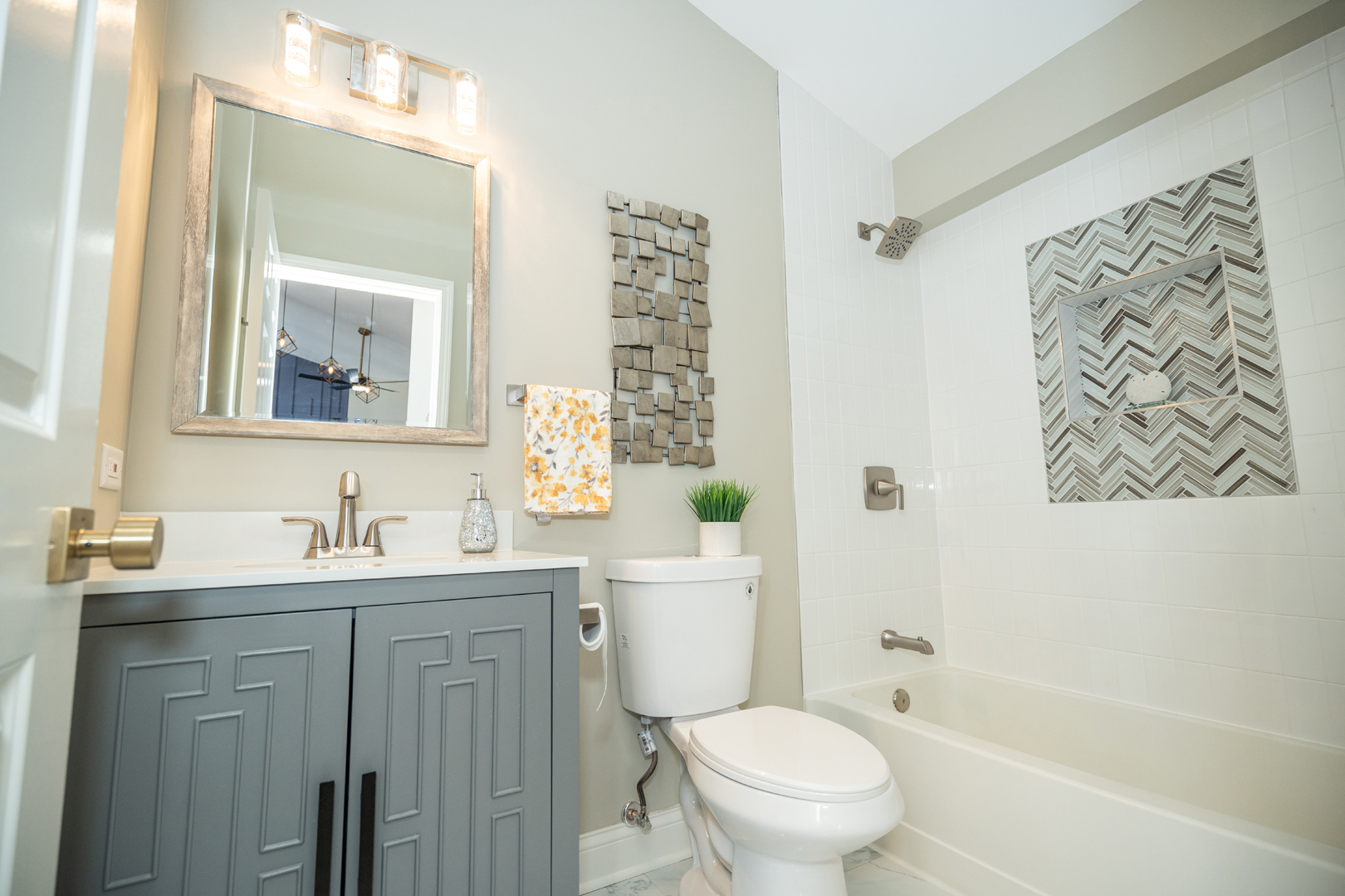 2835 Rutland Circle #202, Naperville, IL 60564