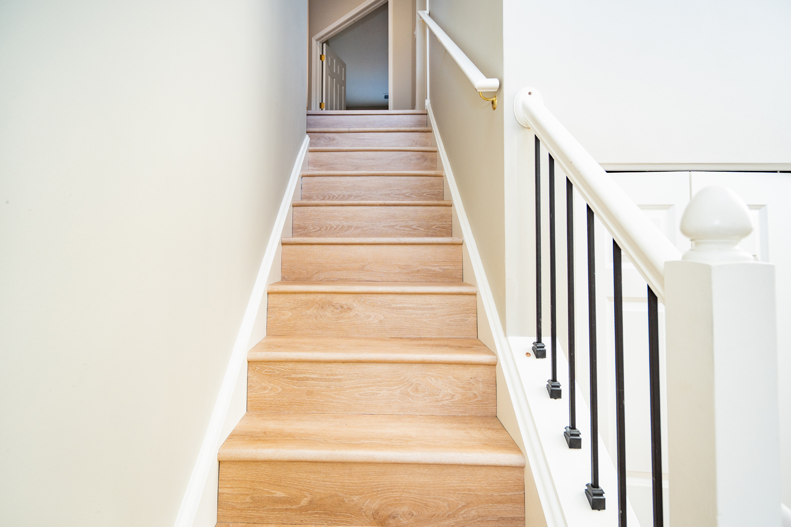 2835 Rutland Circle #202, Naperville, IL 60564