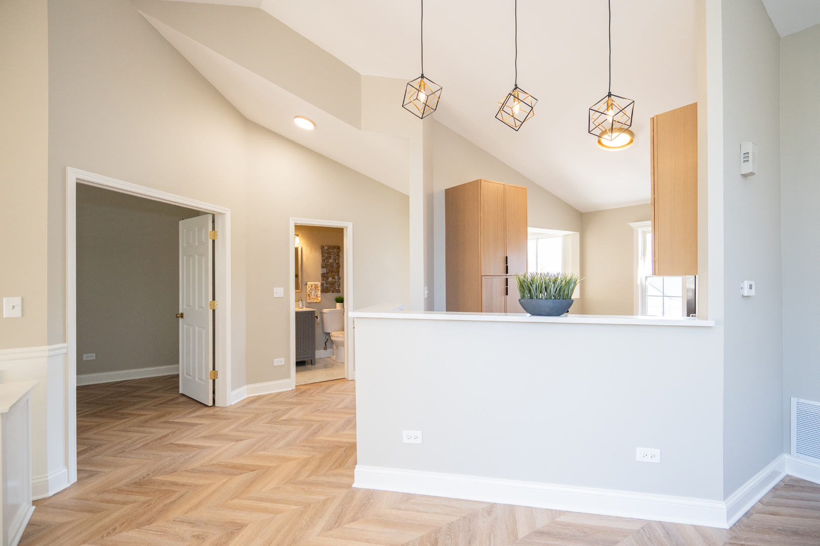 2835 Rutland Circle #202, Naperville, IL 60564