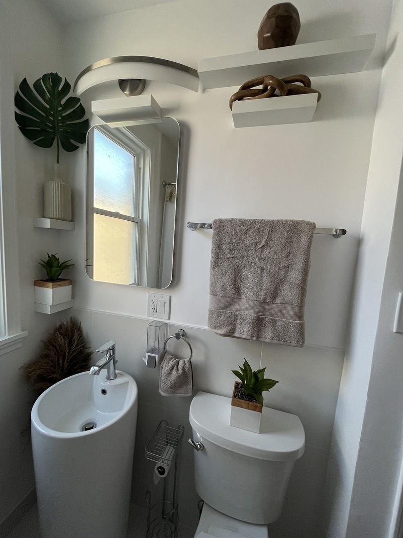 5133 W Wrightwood Avenue #2, Chicago, IL 60639